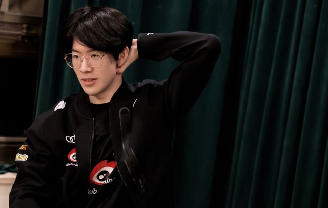 引防守后内 引防守后内