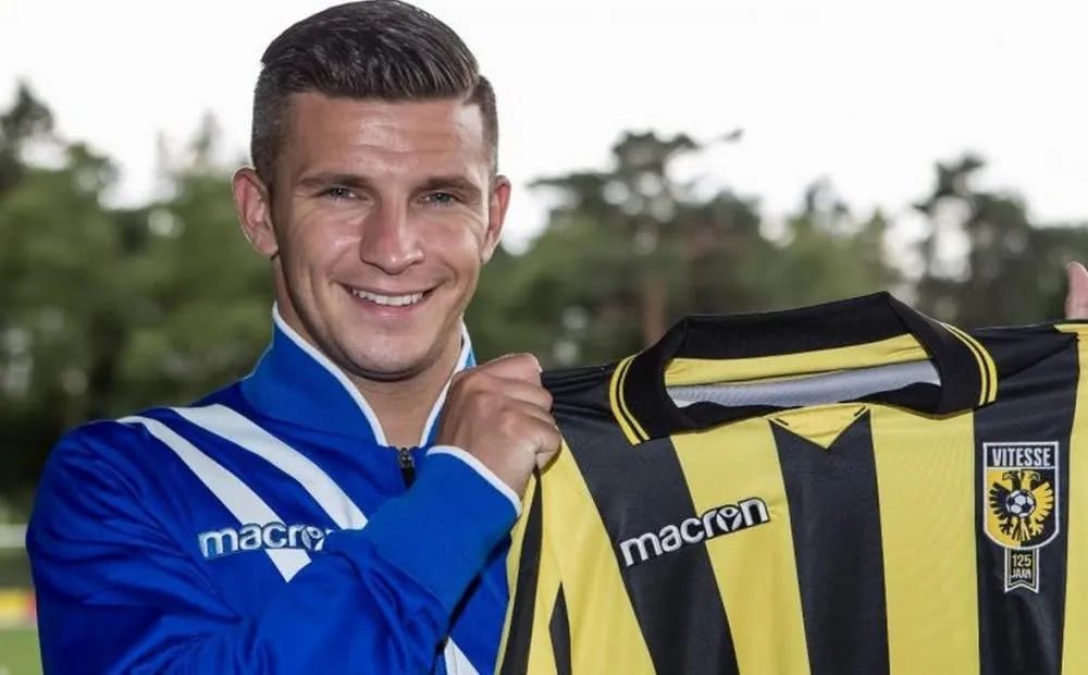 全队正面应 全队正面应