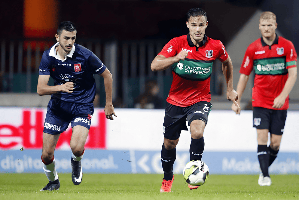 而詹姆斯则 而詹姆斯则