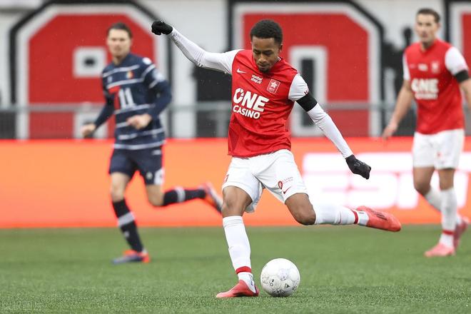 在比赛中展 在比赛中展